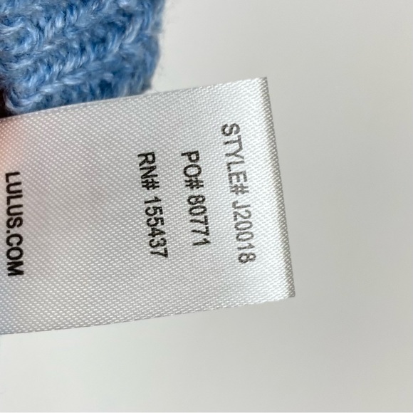 Lulu’s Artfully Inclined Open Shoulder Sweater Light Dusty Blue Knit NWT Small - Picture 11 of 13